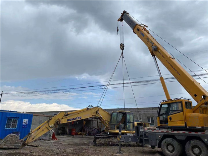 颍上县25吨吊车的工作半径是多少？